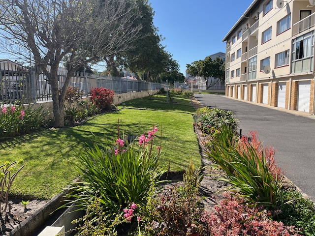 1 Bedroom Property for Sale in Oostersee Western Cape